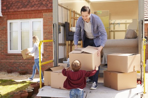 Commercial moving van support for Enfieldhighway businesses
