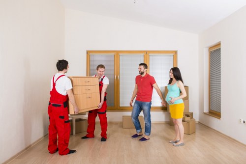 Preparation checklist and planning for a moving van booking in Enfieldhighway